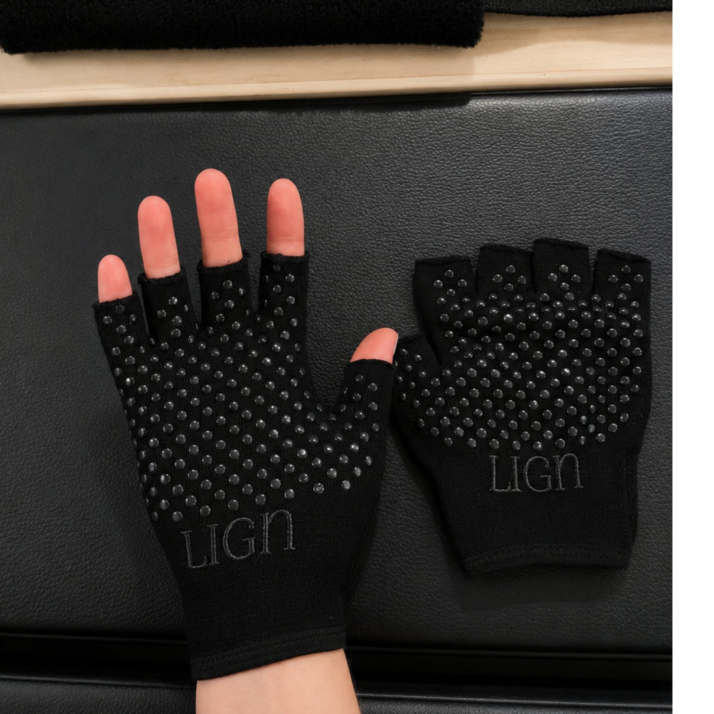 LIGN Black Grip Gloves