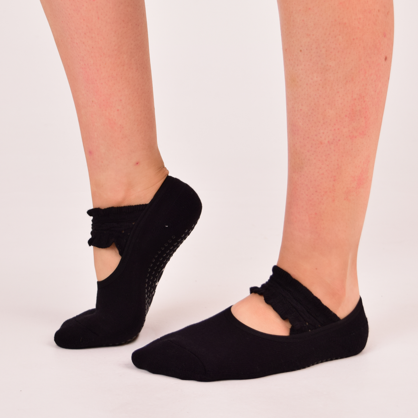 LIGN Black Ballet Ruffle Grip Socks