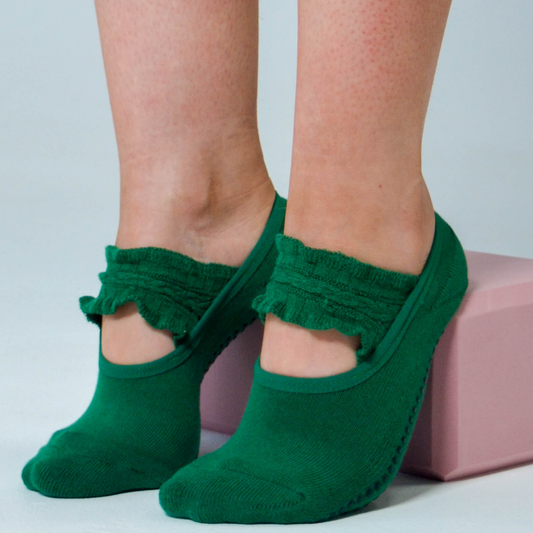 LIGN Green Ballet Ruffle Grip Socks