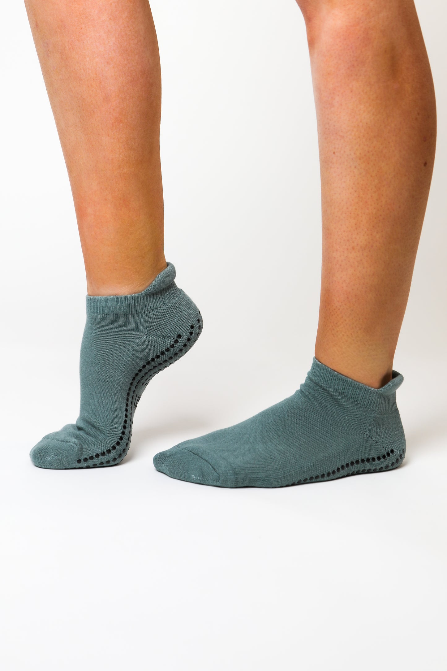 LIGN Unisex Low Rise Grip Socks - Ocean Grey